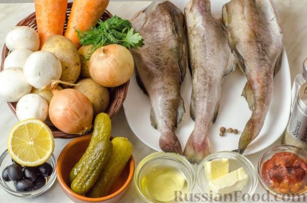Рыбный суп с шампиньонами и солёными огурцами